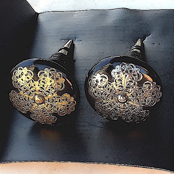 CASA DECOR BOTTLE STOPPERS BLACK SILVER BRASS - Picture 6 of 8